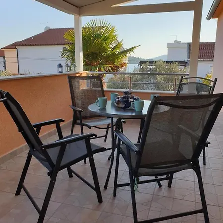 House Tereza شقة فوديس