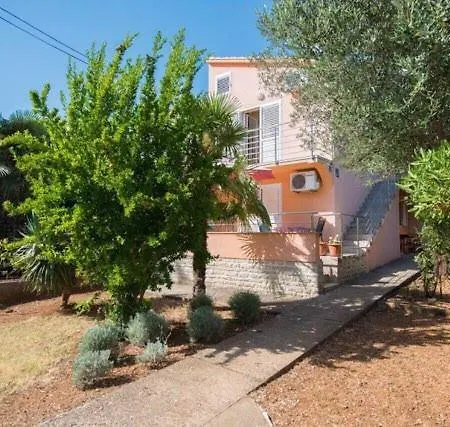 House Tereza فوديس